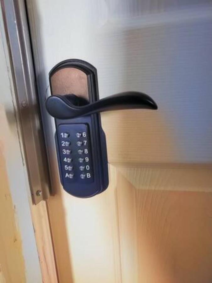 Booking-Eddy- Single Room With Self Check-In Hull Buitenkant foto